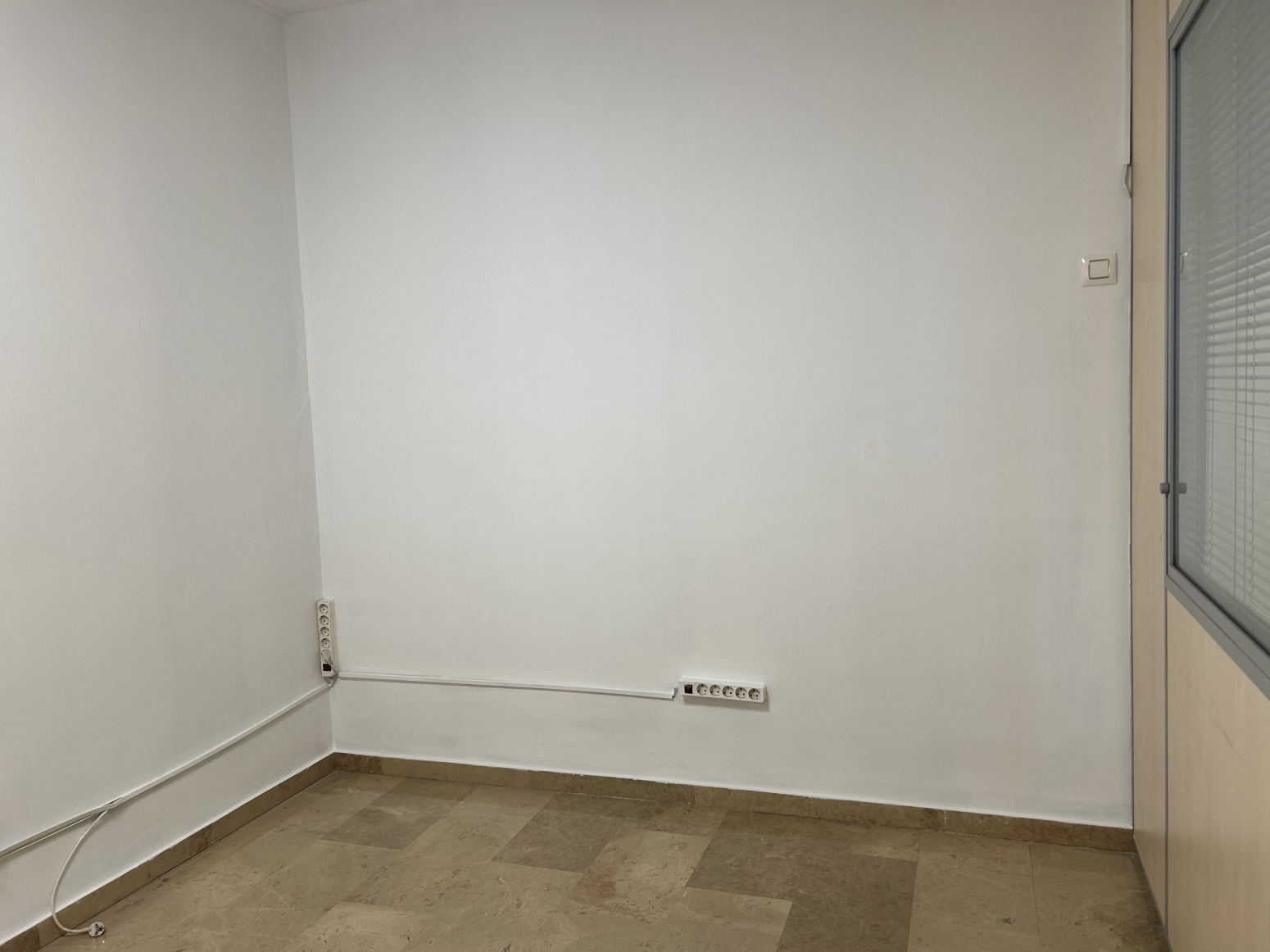 <br />
<b>Deprecated</b>:  Function utf8_encode() is deprecated in <b>/var/www/vhosts/inmobiliariatomasmunoz.com/httpdocs/ficha-inmueble.php</b> on line <b>218</b><br />
Oficinas-Alquiler-Torrent-2242518-Foto-7