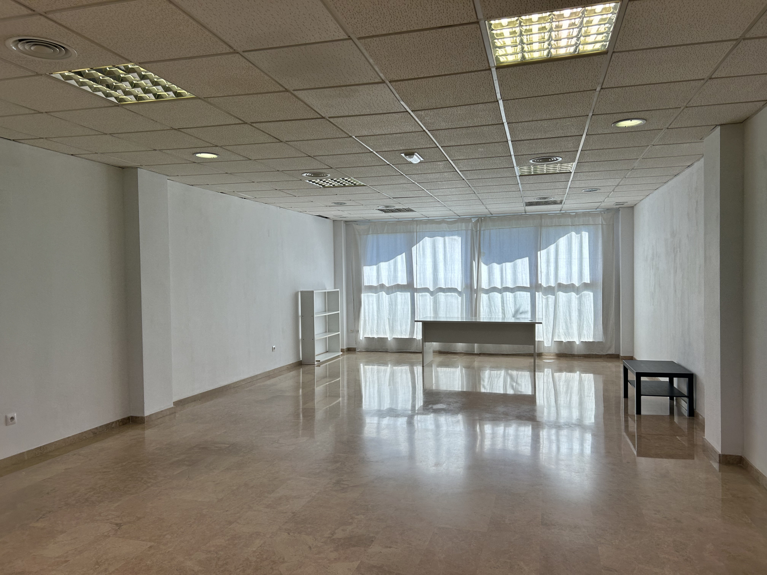 <br />
<b>Deprecated</b>:  Function utf8_encode() is deprecated in <b>/var/www/vhosts/inmobiliariatomasmunoz.com/httpdocs/ficha-inmueble.php</b> on line <b>218</b><br />
Oficinas-Alquiler-Torrent-2355327-Foto-9