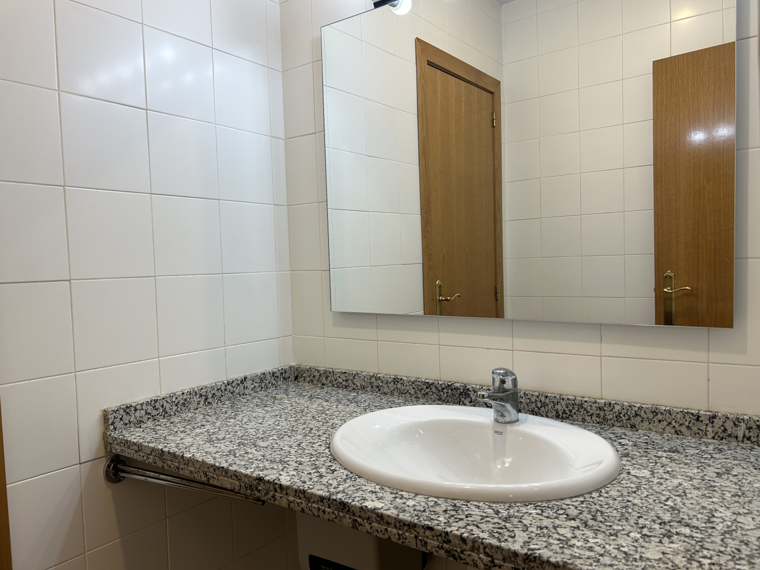 <br />
<b>Deprecated</b>:  Function utf8_encode() is deprecated in <b>/var/www/vhosts/inmobiliariatomasmunoz.com/httpdocs/ficha-inmueble.php</b> on line <b>218</b><br />
Oficinas-Alquiler-Torrent-2355327-Foto-5