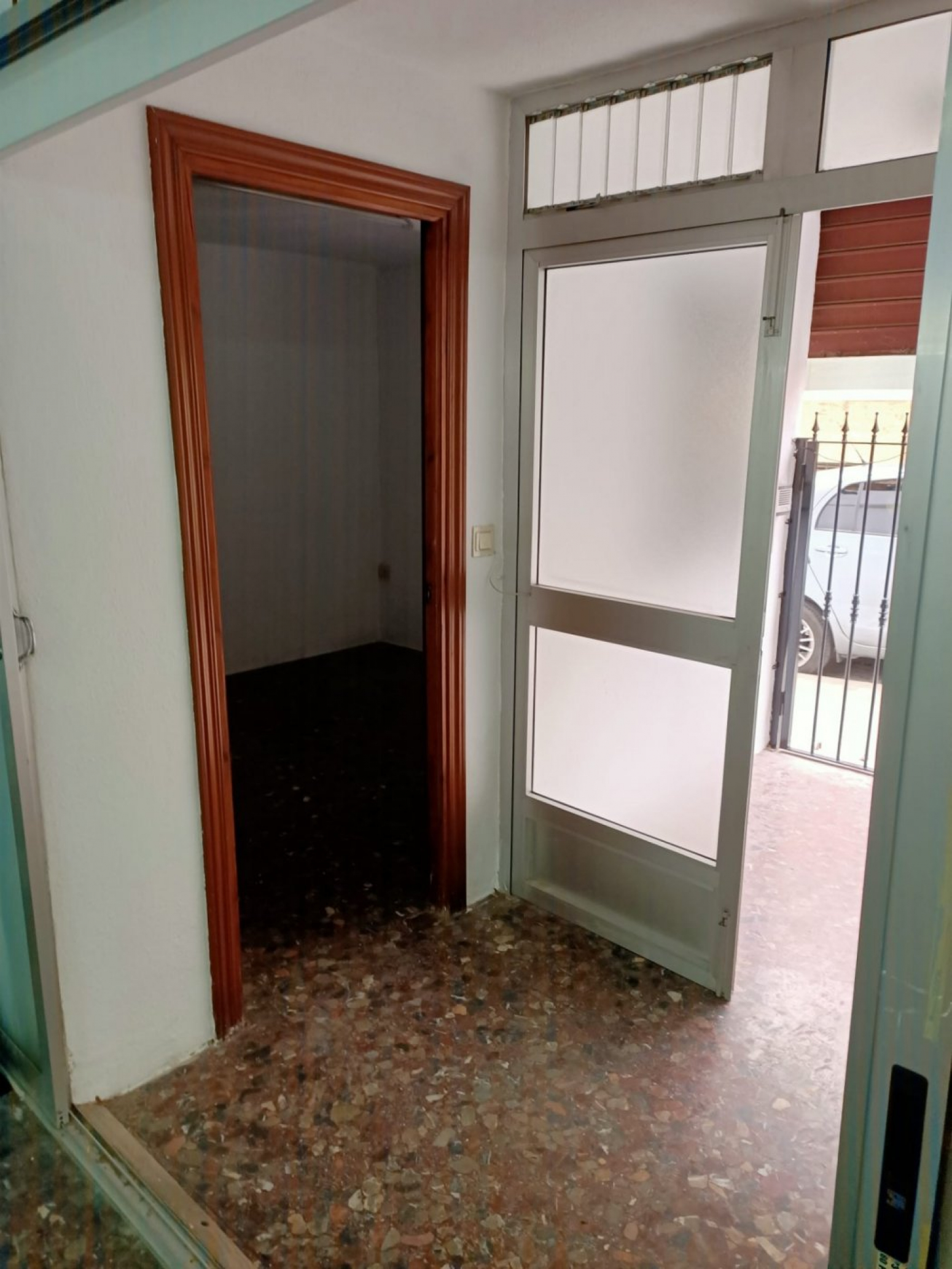 Locales-Venta-Paterna-1050291-Foto-12