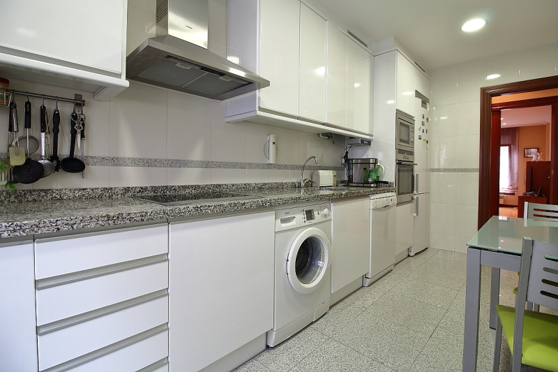 Vivienda para entrar, dos dormitorios con garaje y trastero
