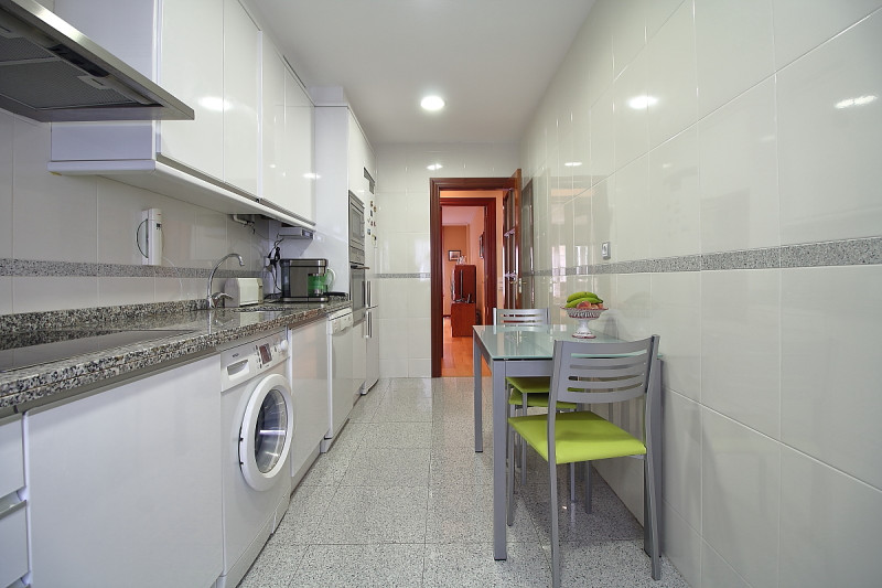 Vivienda para entrar, dos dormitorios con garaje y trastero