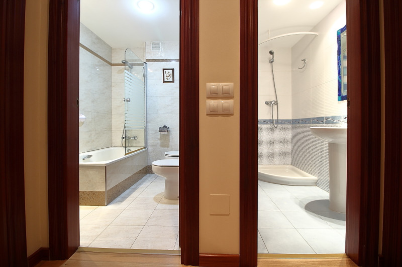 Vivienda para entrar, dos dormitorios con garaje y trastero