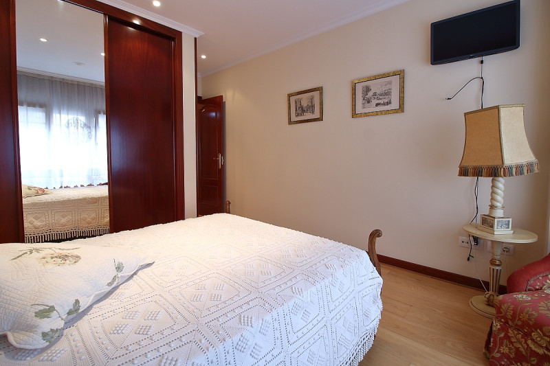 Vivienda para entrar, dos dormitorios con garaje y trastero
