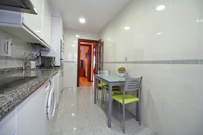 Vivienda para entrar, dos dormitorios con garaje y trastero