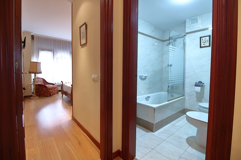 Vivienda para entrar, dos dormitorios con garaje y trastero
