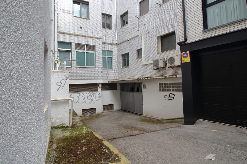 Vivienda para entrar, dos dormitorios con garaje y trastero