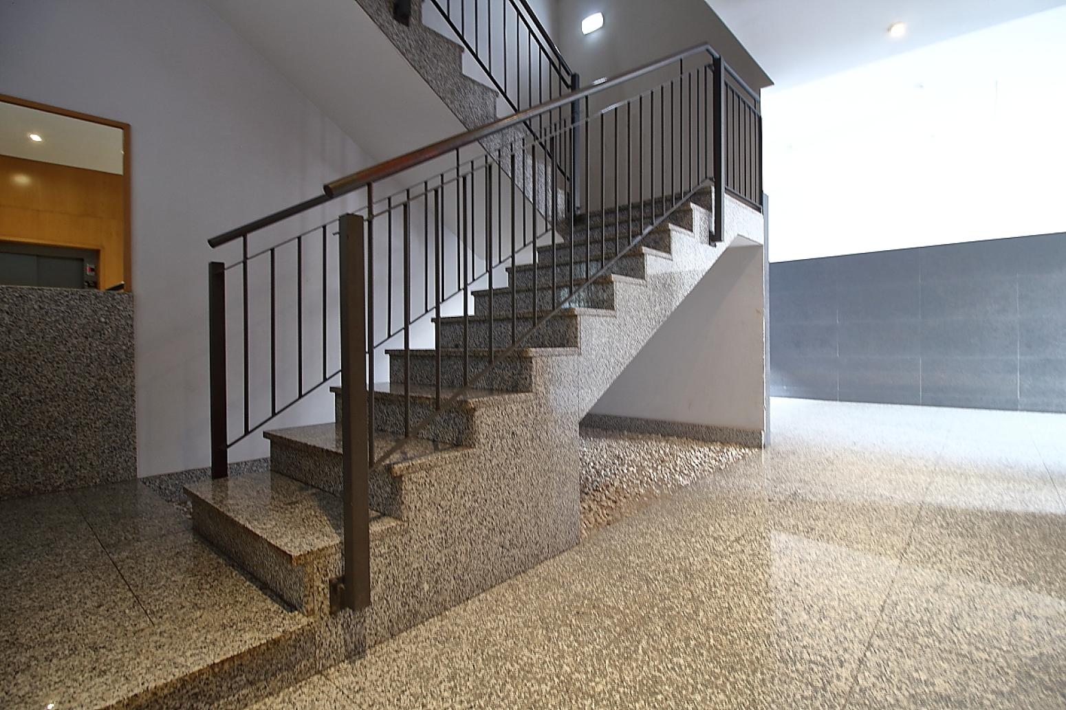 Escalera-portal