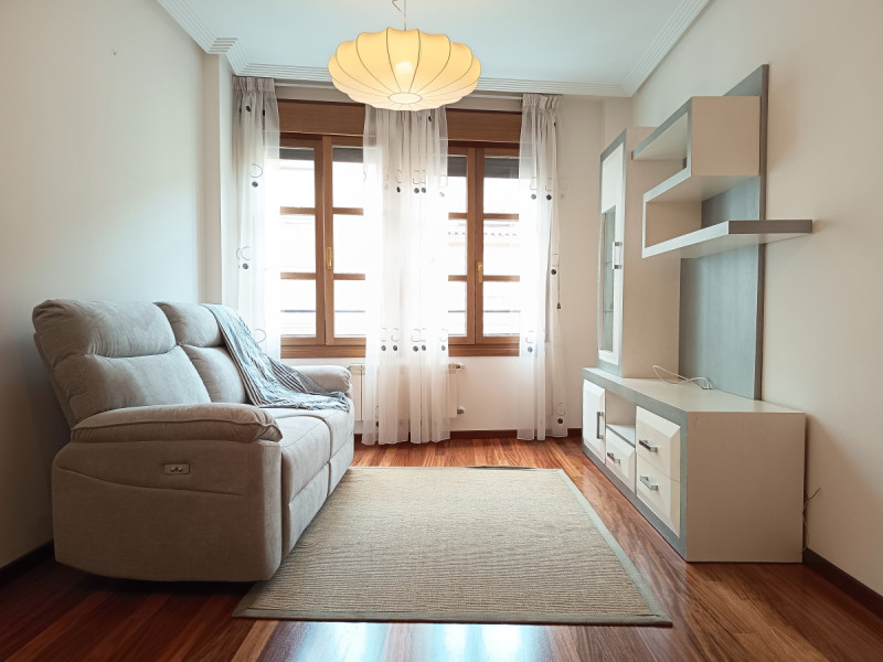 Espectacular piso alquiler amueblado a un paso de Bego�a