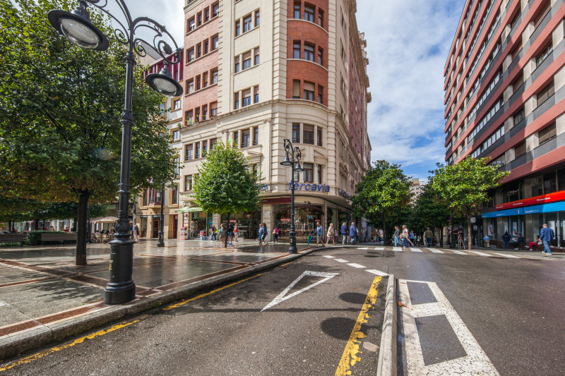 IMPRESIONANTE PISO EN EL PASEO DE BEGOA