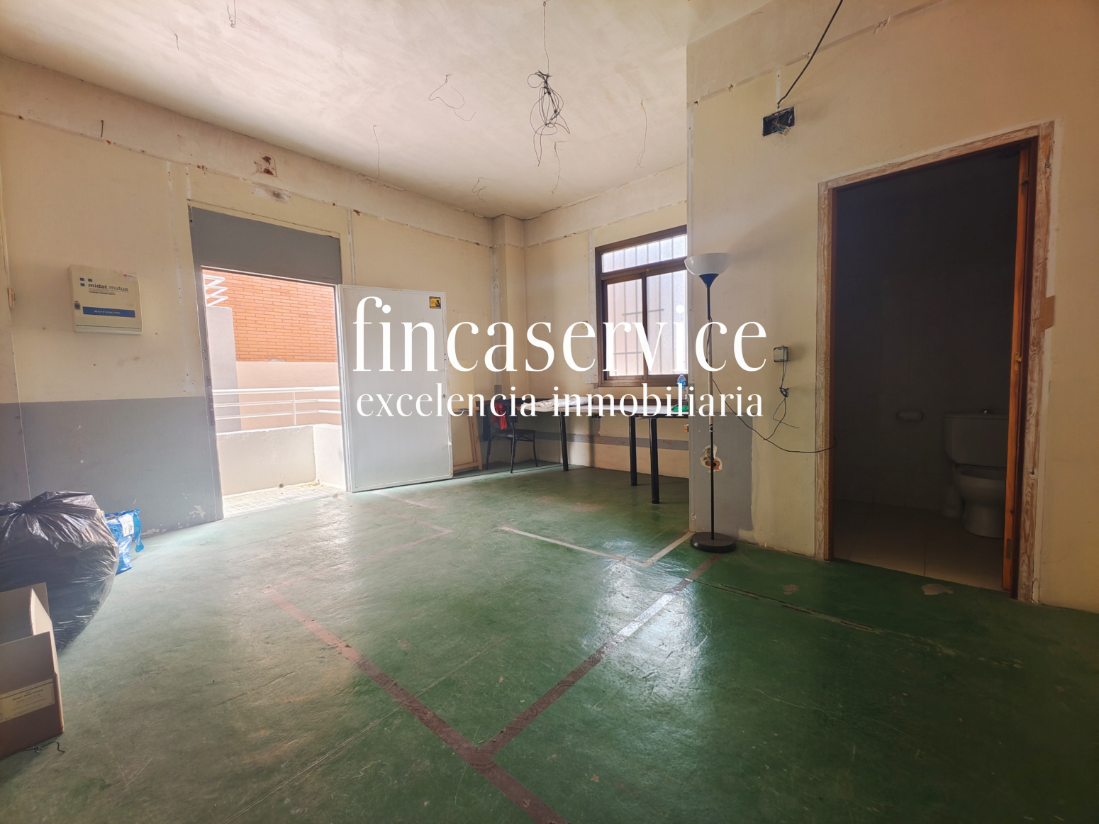 Locales-Alquiler-Santa Coloma de CervellÃ³-2346720-Foto-3