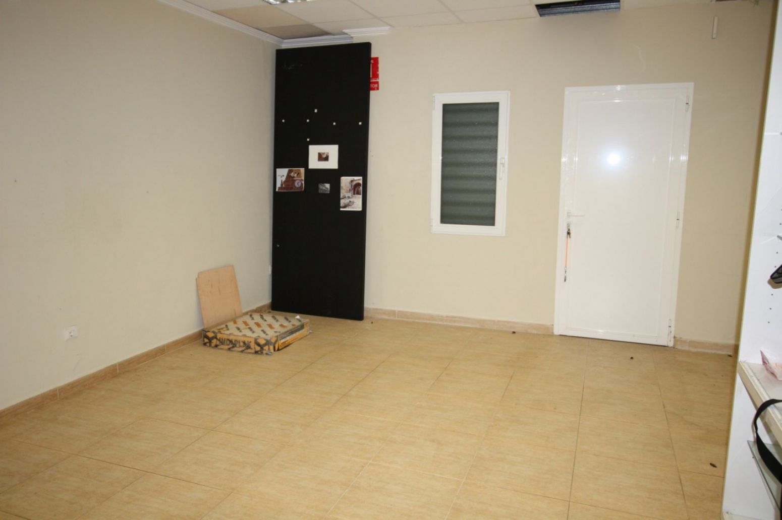 Locales-Alquiler-Paterna-1038449-Foto-3