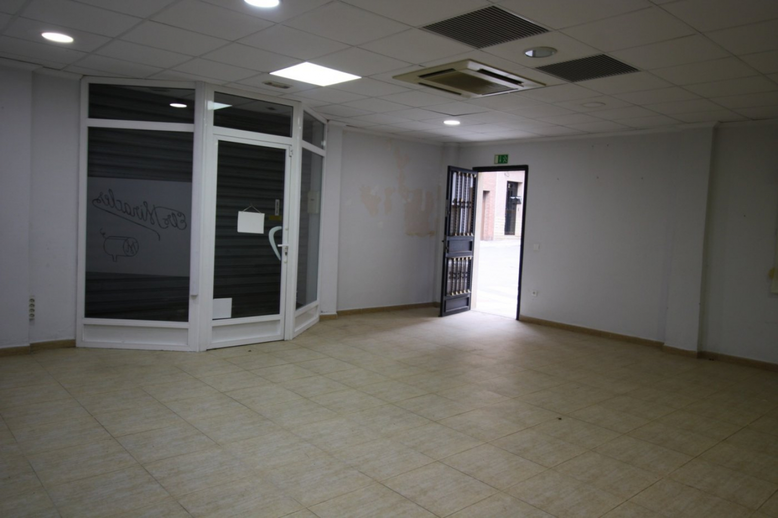 Locales-Alquiler-Paterna-1038449-Foto-1