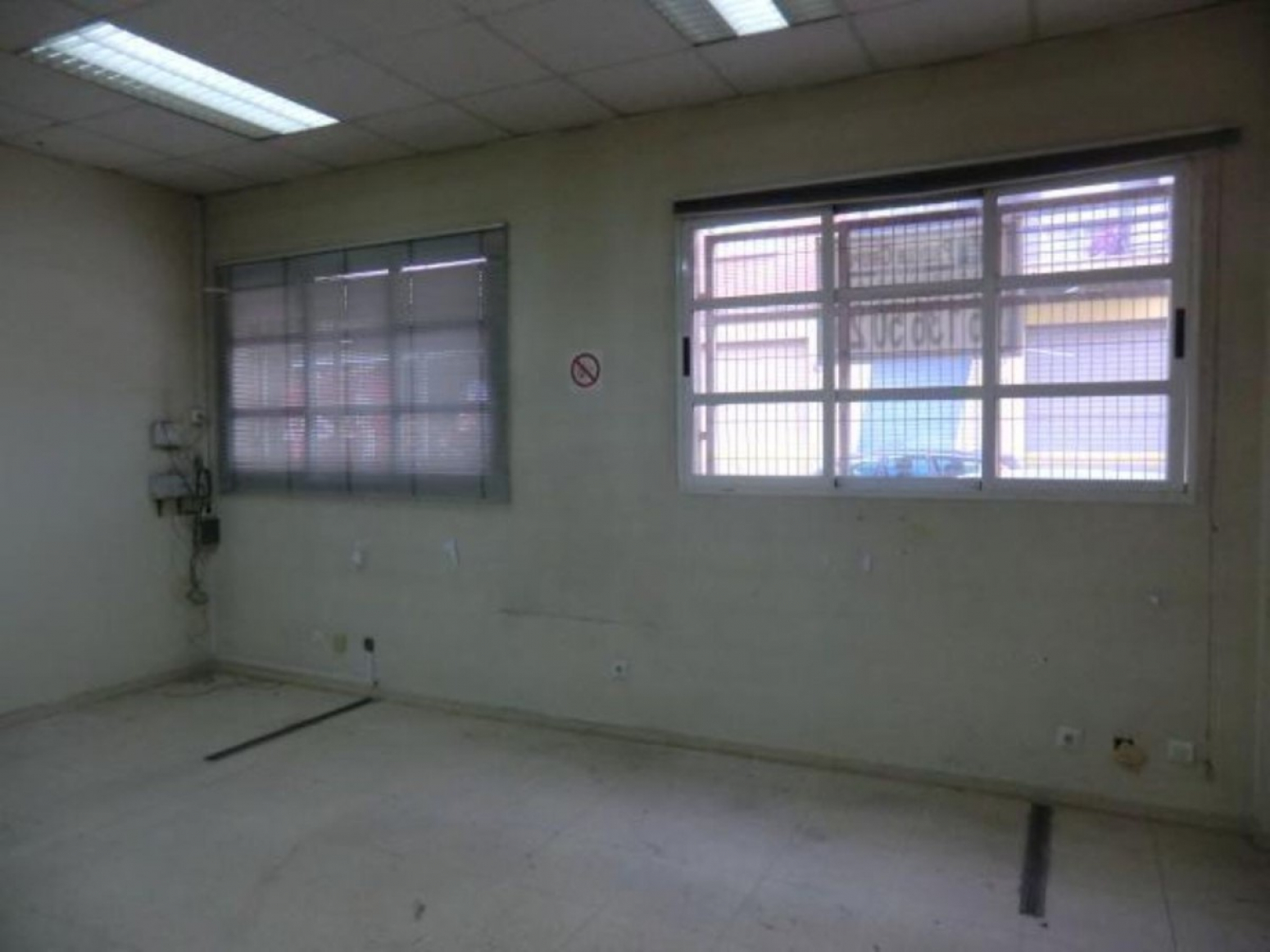 Locales-Venta-Paterna-1023015-Foto-4