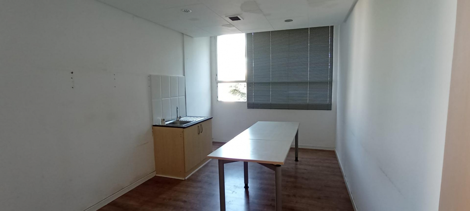 Naves-Venta-Paterna-1023032-Foto-37