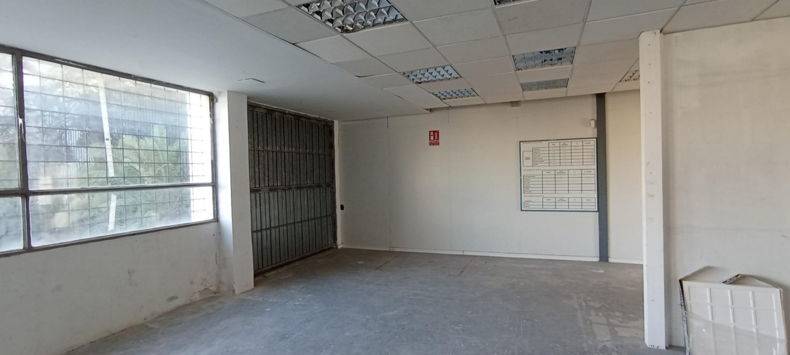 Naves-Venta-Paterna-1023032-Foto-16