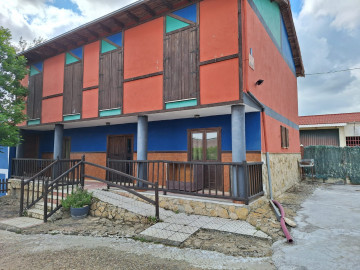 Casas o chalets-Venta-Aguilar de Campoo-1092576-Foto-1-Carrousel