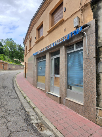 Locales-Venta-Barruelo de Santullán-2336137-Foto-2-Carrousel