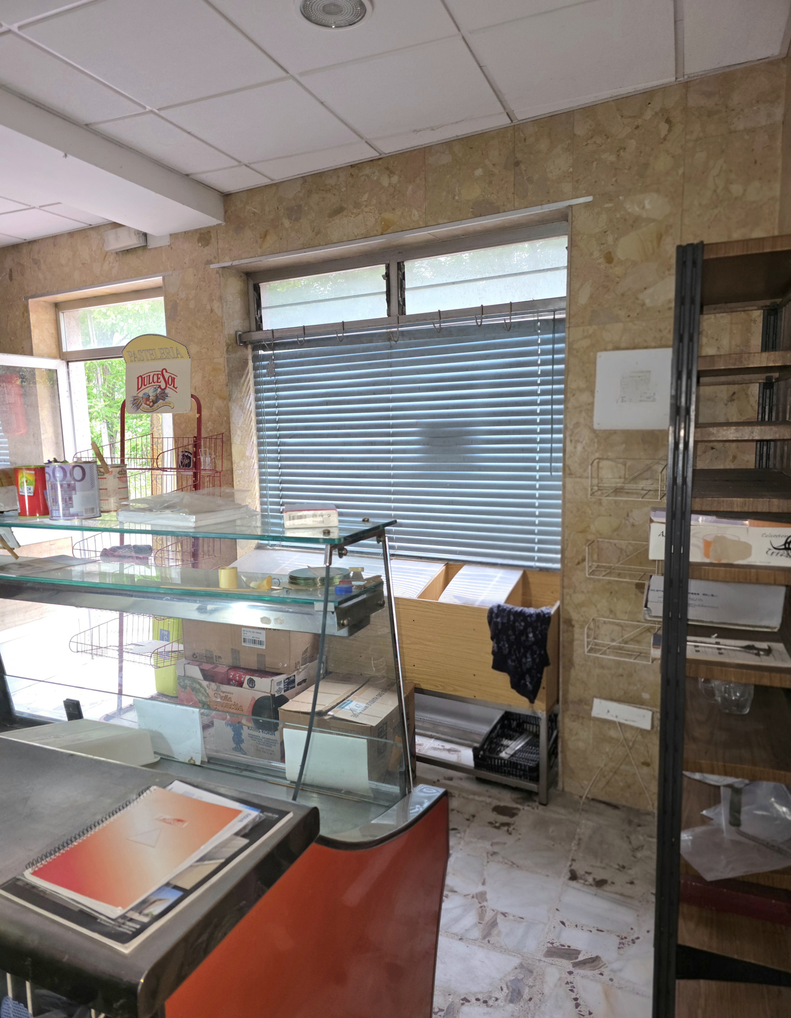Locales-Venta-Barruelo de SantullÃ¡n-2336137-Foto-5