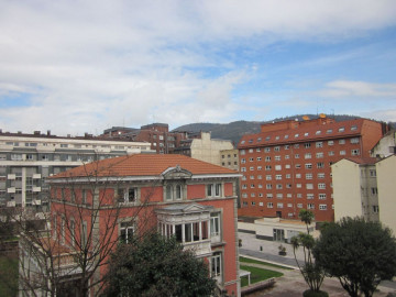 Locales-Alquiler-Oviedo-1051462-Foto-13-Carrousel