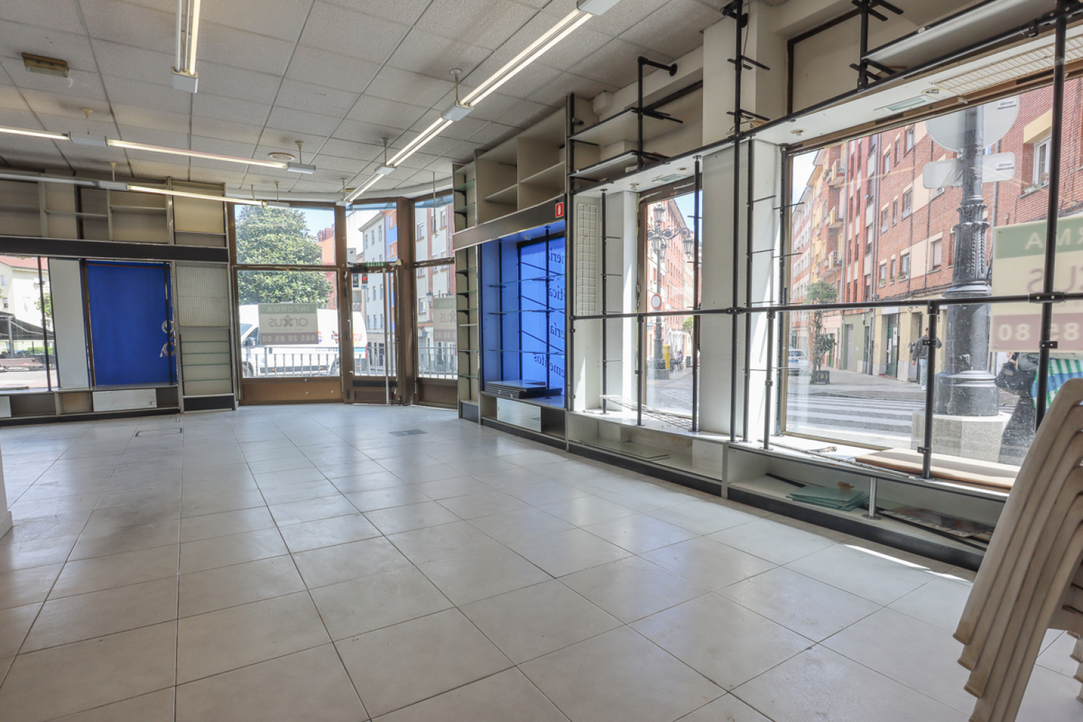 Locales-Venta-Oviedo-1702169-Foto-3