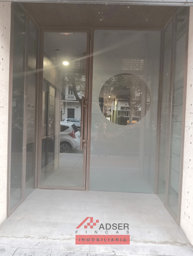 Local acondicionado en avenida de la paz , mas de 500m²