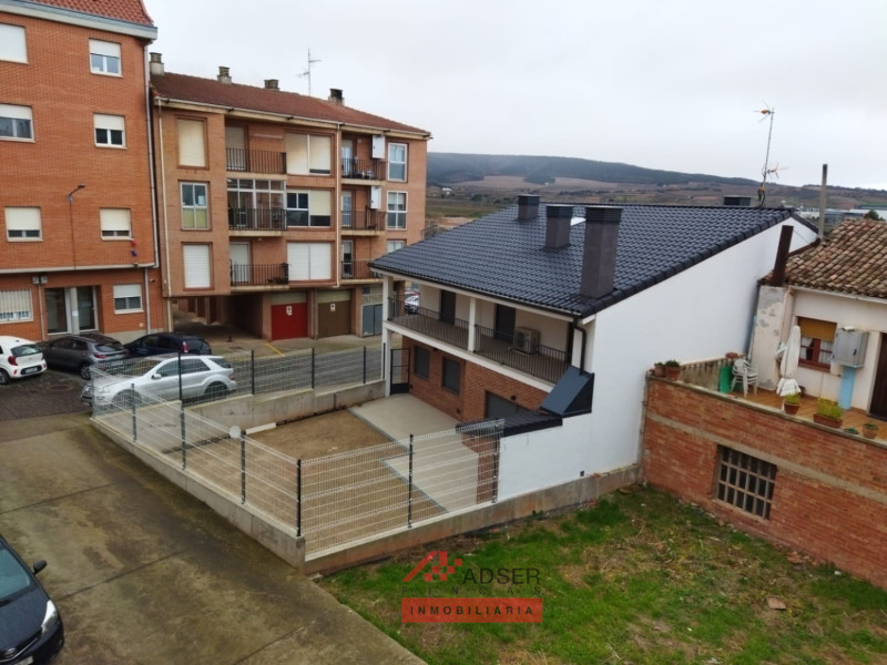 ESTUPENDO PISO DE TRES DORMITORIOS EN NAVARRETE