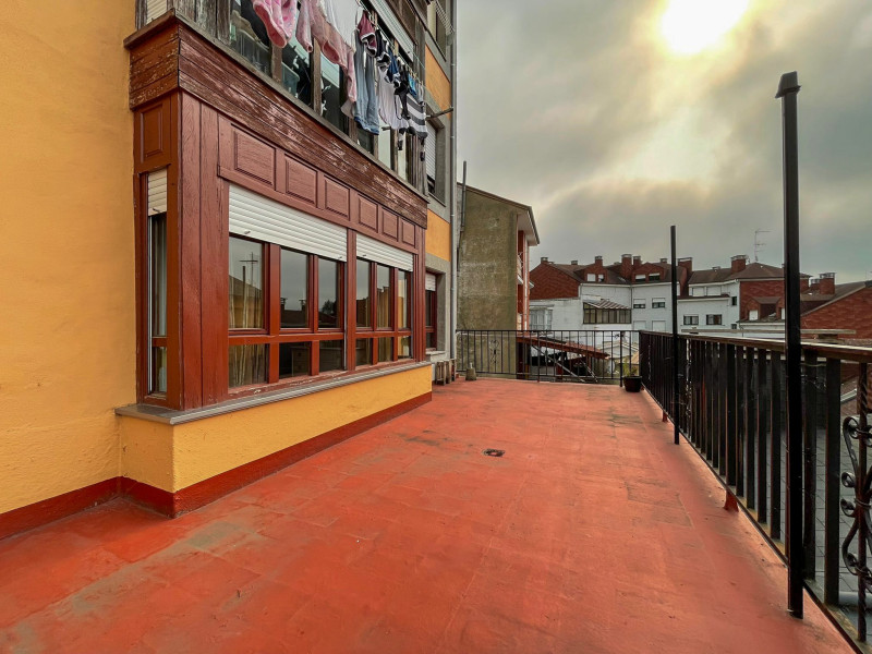 PISO CON TERRAZA Y PLAZA DE GARAJE EN TINEO