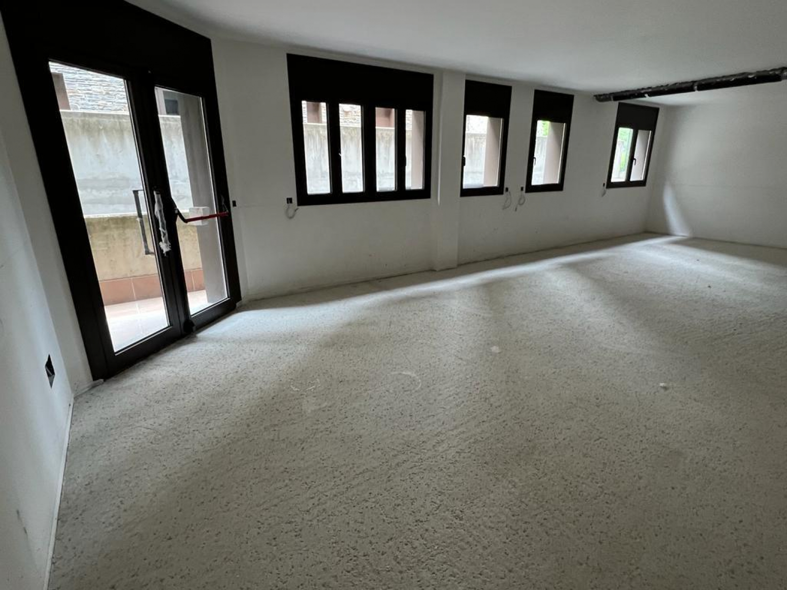 Locales-Venta-Ordino-1097001-Foto-1