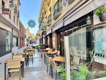 Traspaso de restaurante con gran terraza en Fuengirola