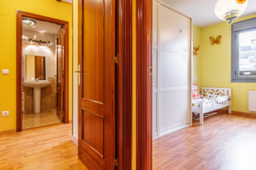 Pisos-Venta-Oviedo-2348643-Foto-23-Carrousel