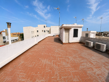 Terraza compartida situada en la tercera planta (corresponde media terraza)