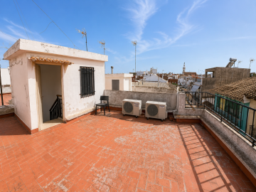 Terraza compartida situada en la tercera planta (corresponde media terraza)