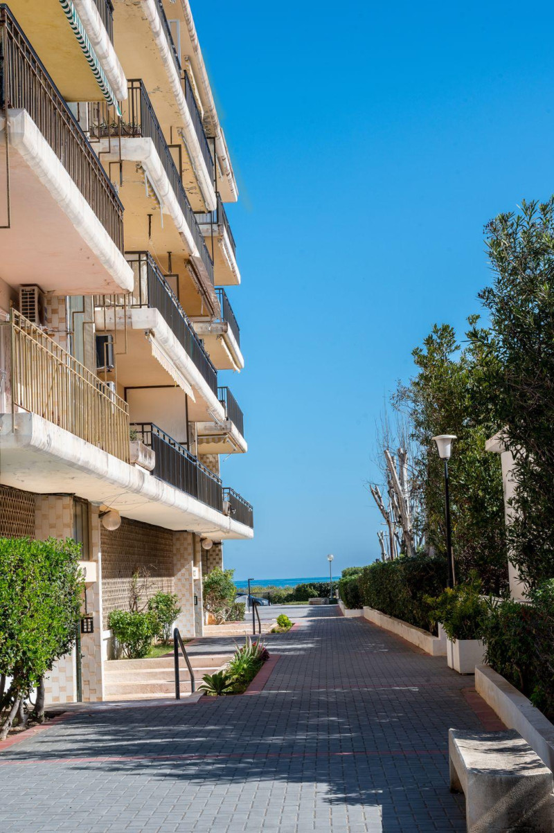 <p>Beachfront apartment in Las Marinas de Denia</p>