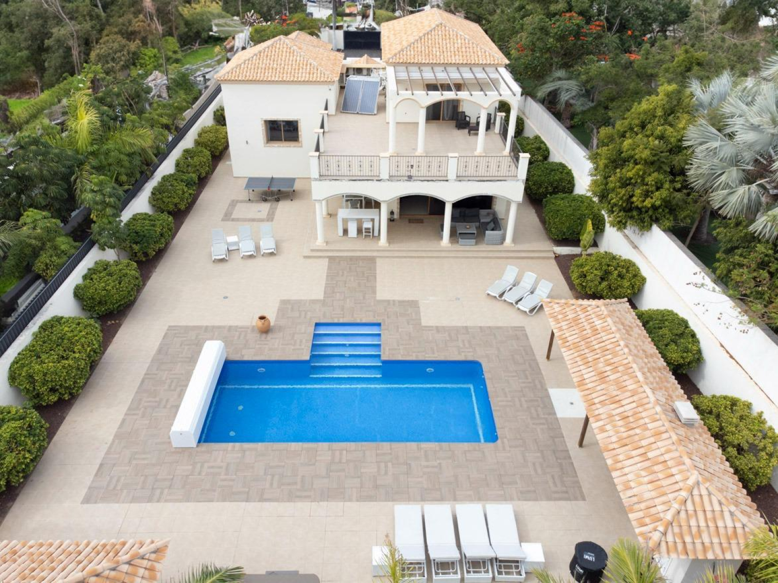 Exclusiva Villa de Lujo con Vistas en La Caleta – Tenerife Sur