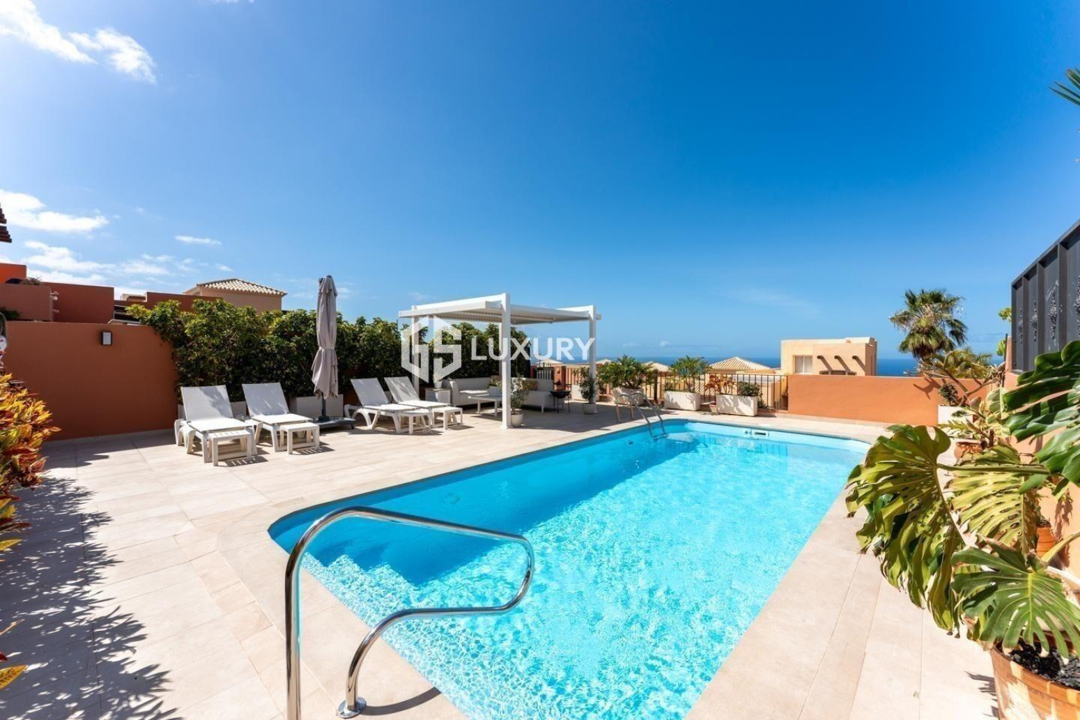 Impressive villa in La Caleta with sea views