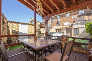 Estupendo chalet adosado en Valdeavero