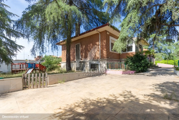 Chalet independiente con parcela de 1000metros en Alcala de Henares