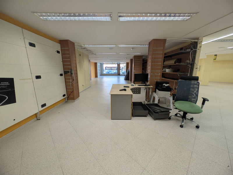 Local comercial 428 m² en centro de Colindres