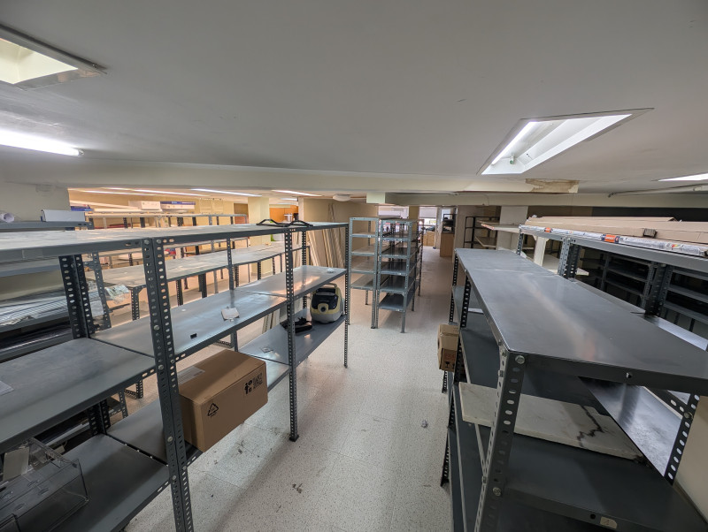 Local comercial 428 m² en centro de Colindres
