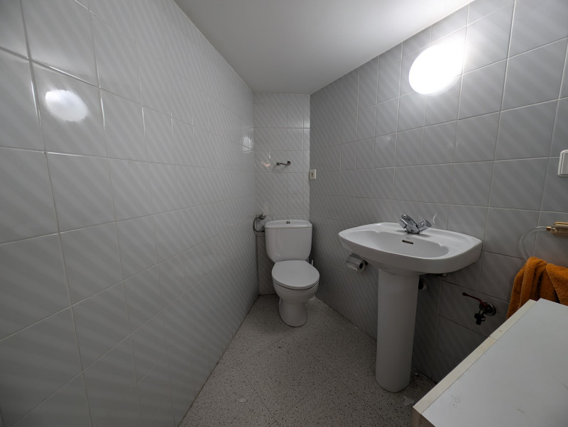 Local comercial 428 m² en centro de Colindres