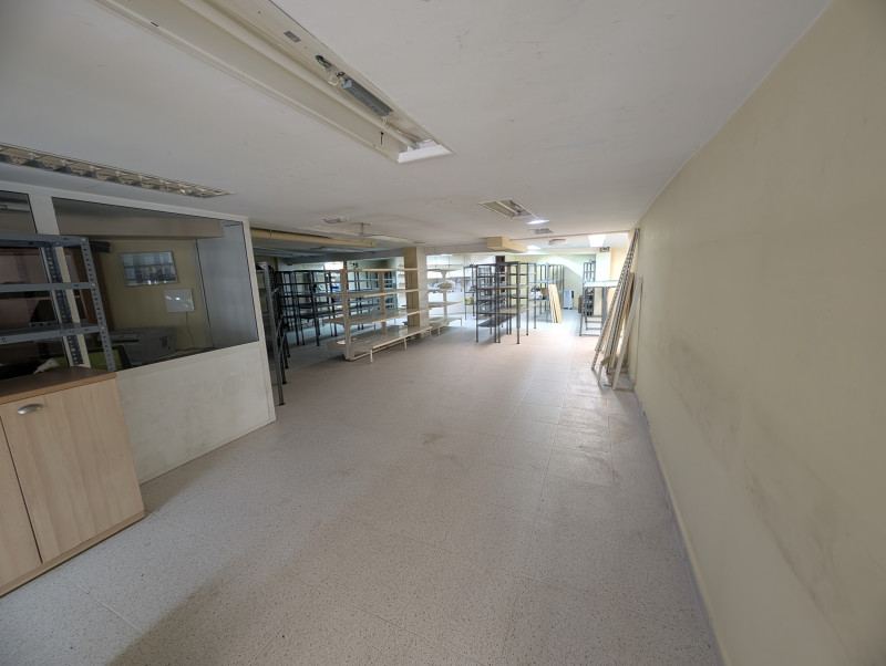 Local comercial 428 m² en centro de Colindres