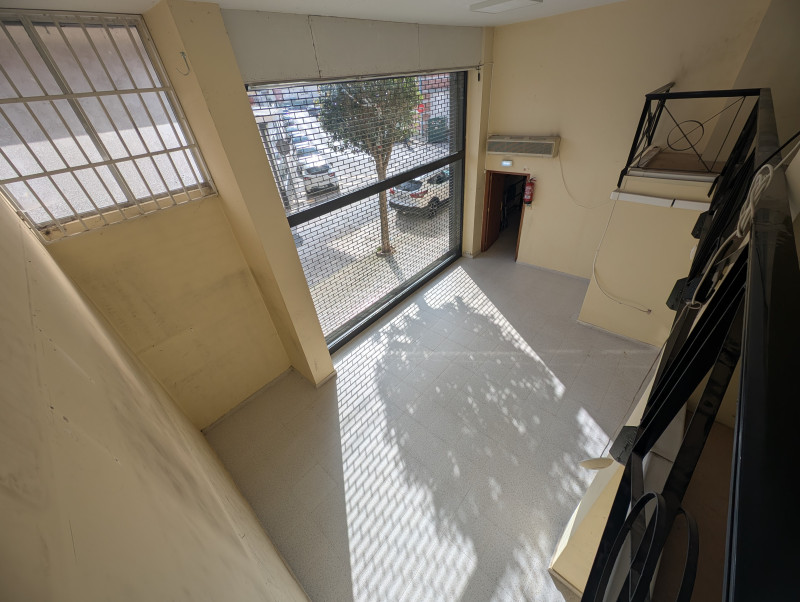 Local comercial 428 m² en centro de Colindres