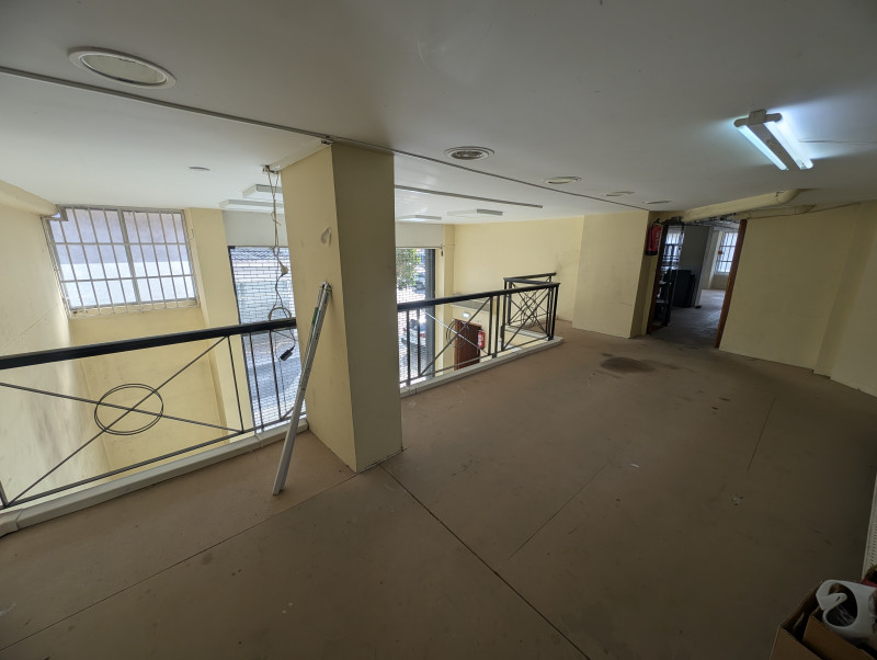 Local comercial 428 m² en centro de Colindres