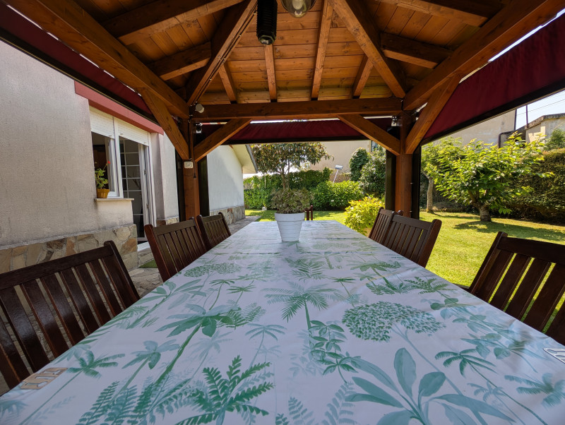 Chalet de una planta con piscina privada en Voto