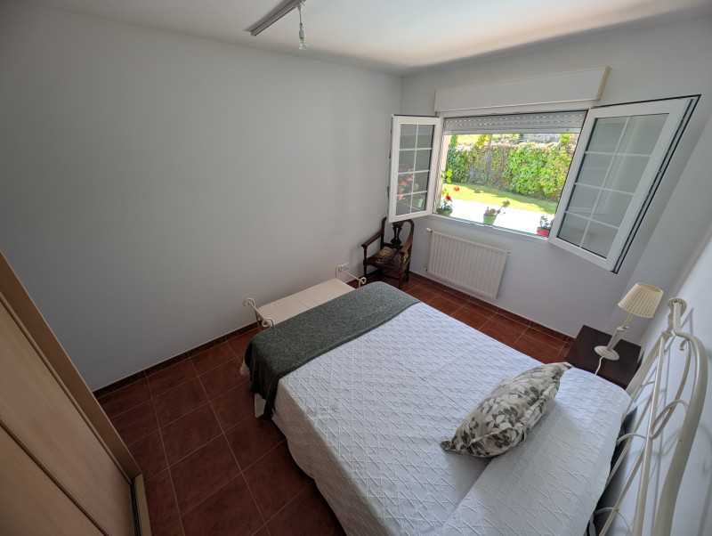 Chalet de una planta con piscina privada en Voto