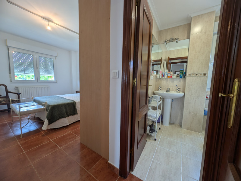 Chalet de una planta con piscina privada en Voto