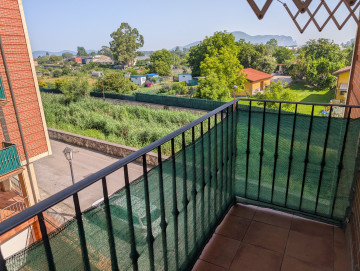 Piso de 2 habitaciones con 2 terraza en Colindres