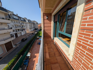 Piso de 2 habitaciones con 2 terraza en Colindres