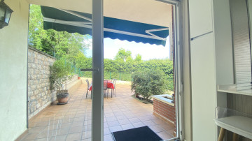 CHALET EN ESQUINA CON PISCINA EN VALDECILLA-MEDIO CUDEYO